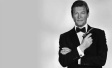 “最帅邦德”罗杰·摩尔去世：他赶上了007最好的时代丨新京报快评