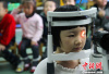 上海超一半中小学生视力不良　高中不良率近九成