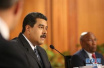 ​委内瑞拉总统马杜罗授予古巴领导人卡内尔“解放者”勋章